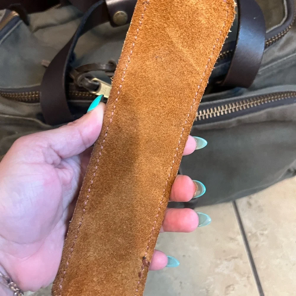 Filson Sportsman Utility Style 266 Bag in Otter Green - Picture 8 of 16